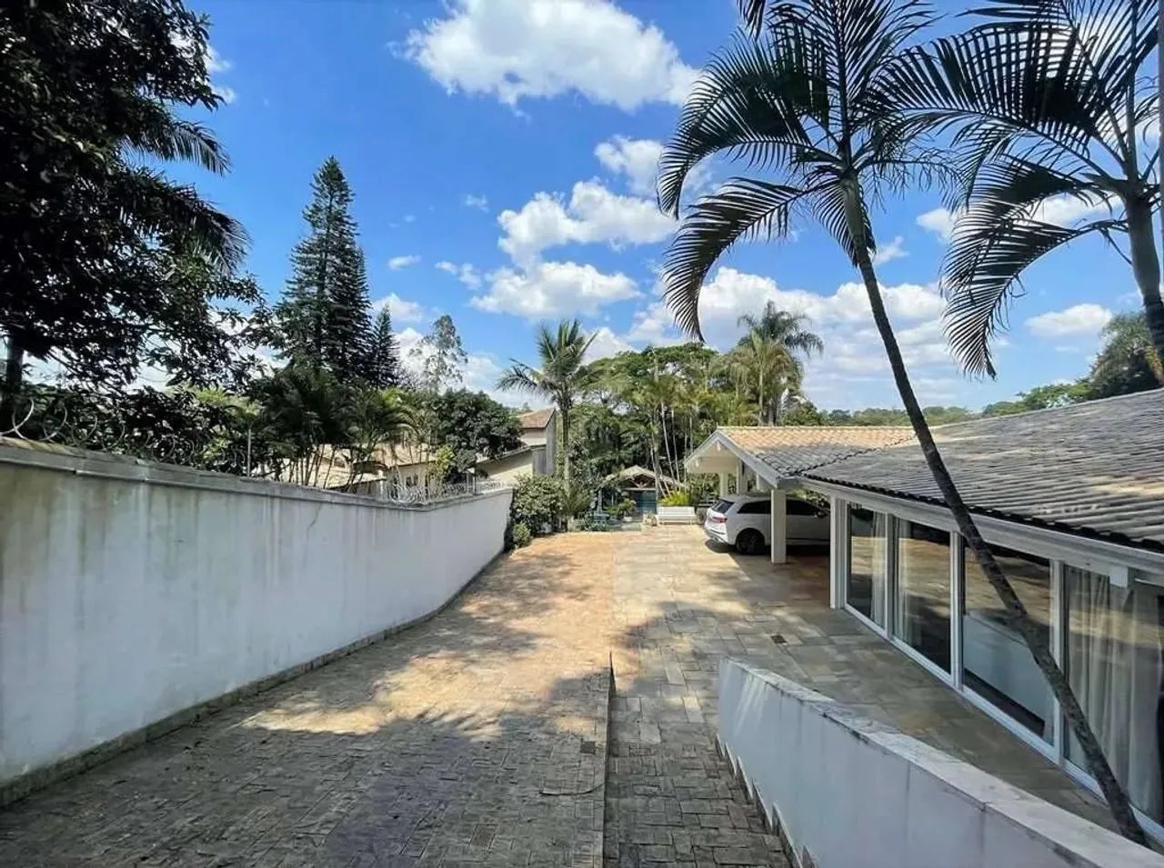 Casa Espetacular para Venda no Miolo da Granja Viana  Impecável, Completa e com Muito Char - Foto 3