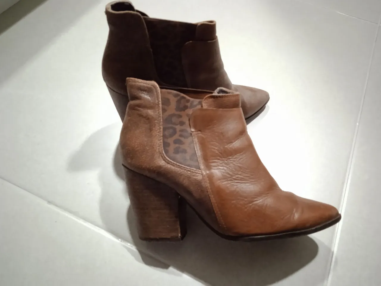 Bota de cano curto marrom