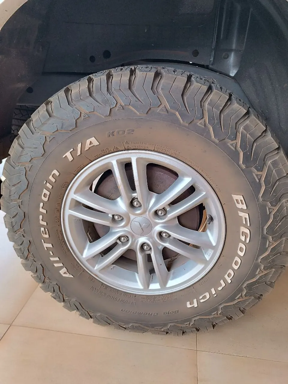 vendo 2 Pneu BFGoodrich All-Terrain T/A KO2