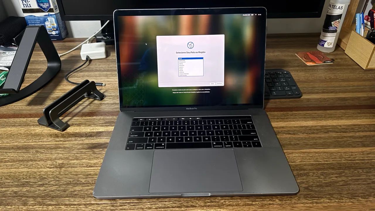 MacBook Pro 15 - Intel i7 | 16GB RAM | SSD 500GB - Modelo A1990 - Foto 4