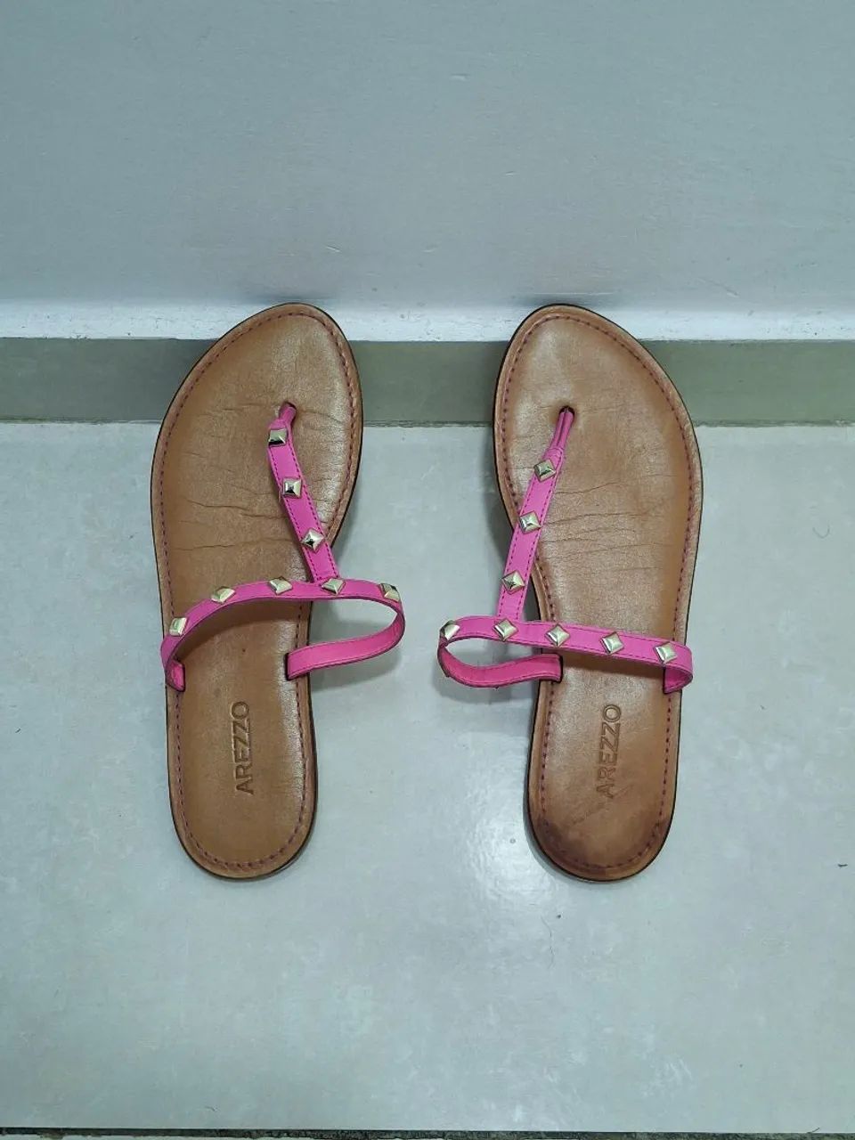 Sandália Arezzo Rosa com Detalhes