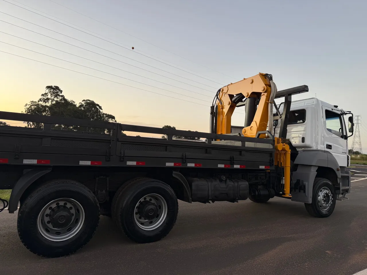 Caminhão MB 3340 Munck masal 45000
