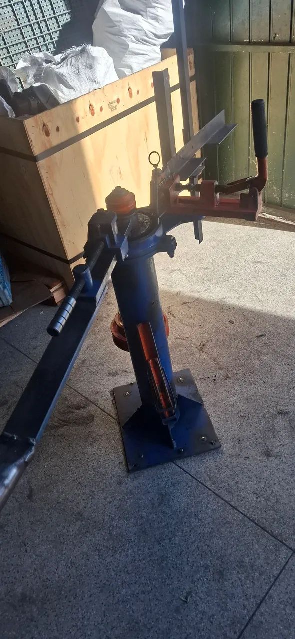 Dobradeira de Ferro Manual valor R$ 1.500 - Foto 2