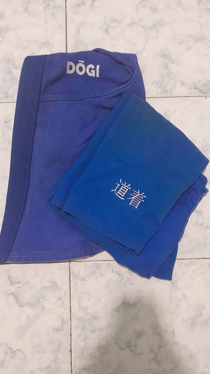 Kimono de Jiu-Jitsu Dógi Azul A2 Semi Novo