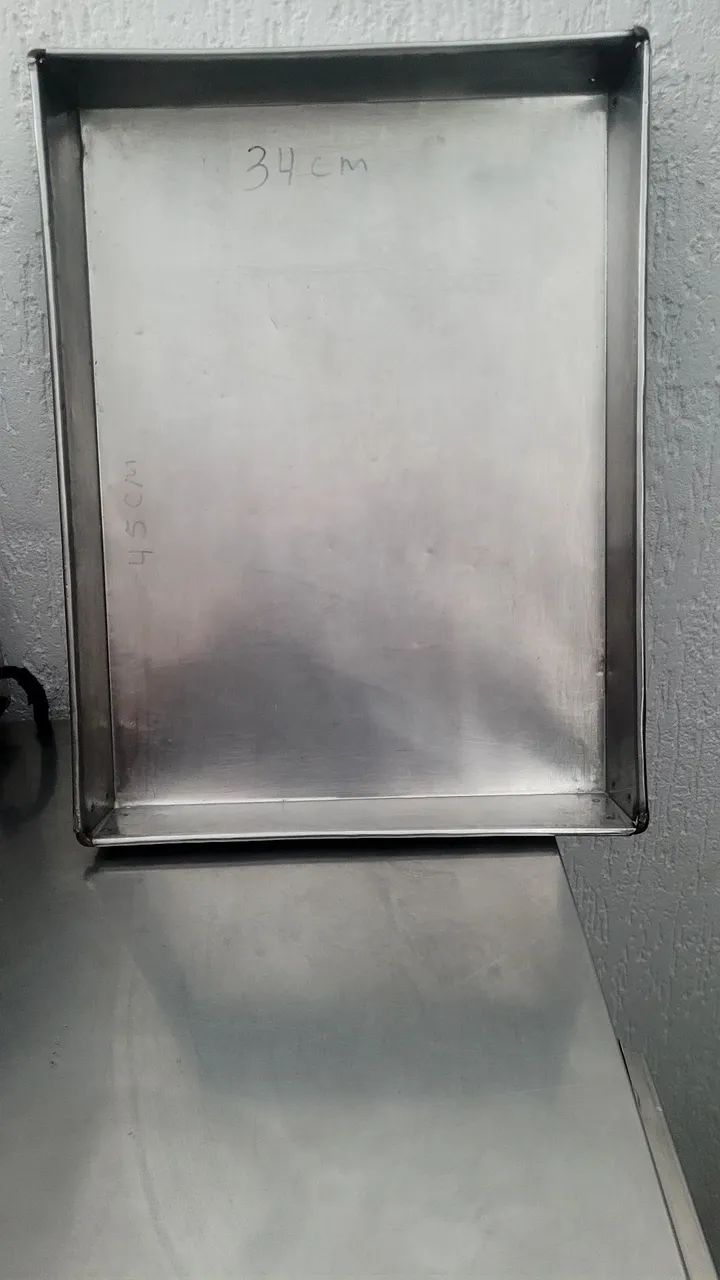 Assadeira em inox para salgados 40 unidades  medida 34cm x 45cm  100 reais cada