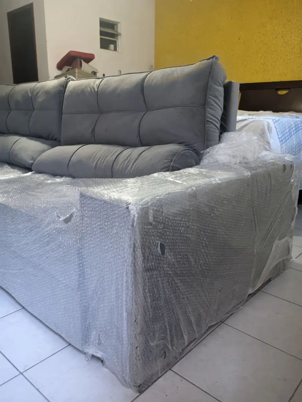 Sofá retrátil e reclinável.64305477485954121