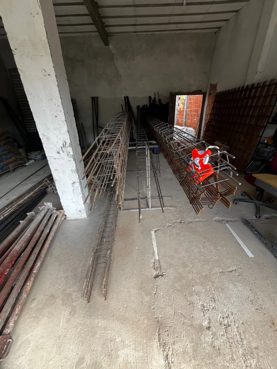 Ferragens para Construção - Colunas e Vigas/ Aluguel