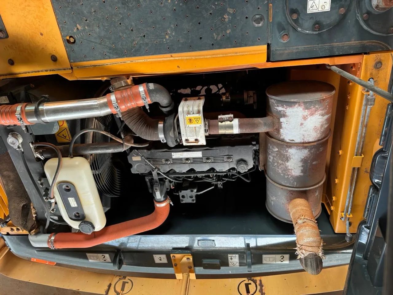 ESCAVADEIRA HYUNDAI  - Foto 6