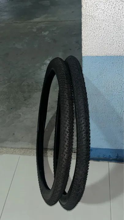 Par de pneus kenda 29x2.10. Usado apenas 2 vezes.pneus estado de zero 