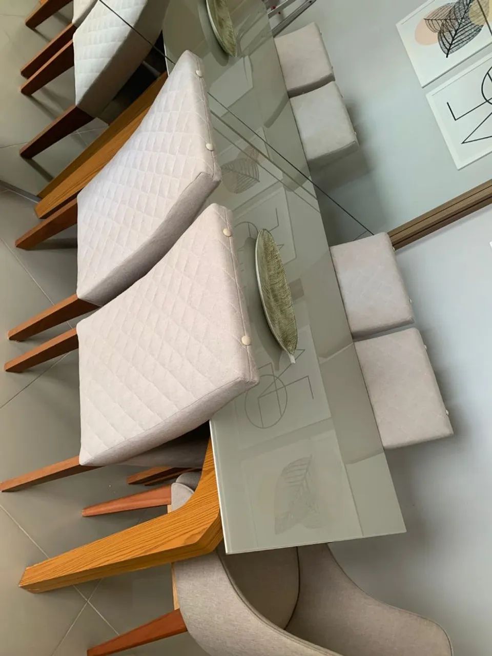 Mesa tampo de vidro com 5 cadeiras em linho - Foto 3