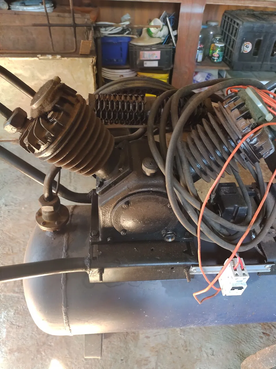 Compressor de Ar 10 pés, 140 libras, 220v.