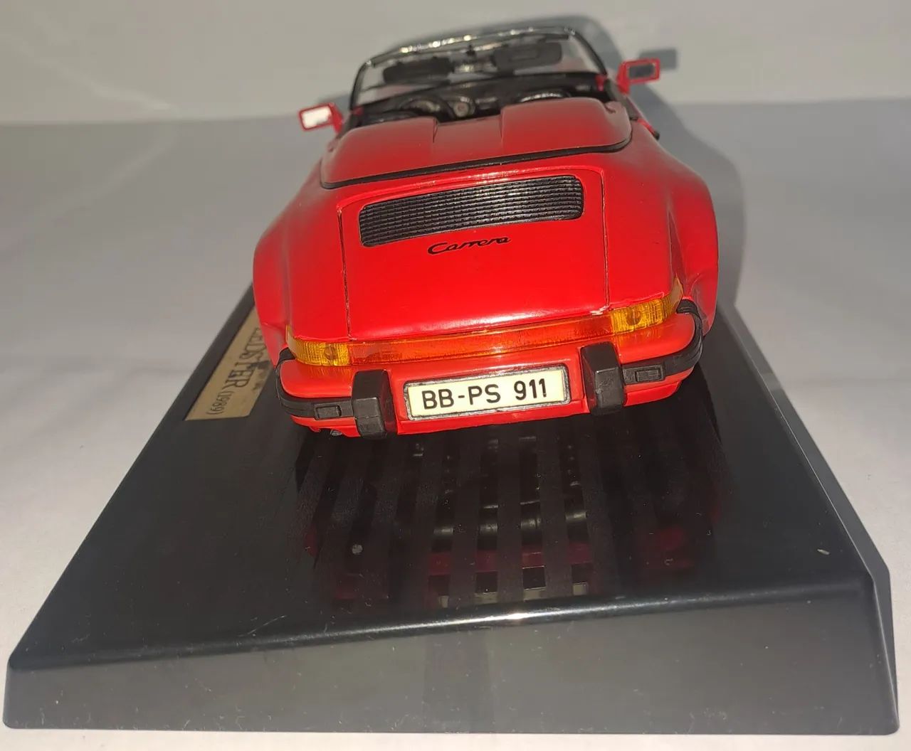 Miniatura Porsche 911 Speedster Vermelho (1989) 1/18 Maisto