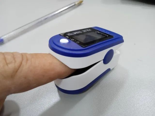 Oxímetro de pulso Monserrat em Plástico Azul 8 cm x 10 cm x 4 cm - Foto 6