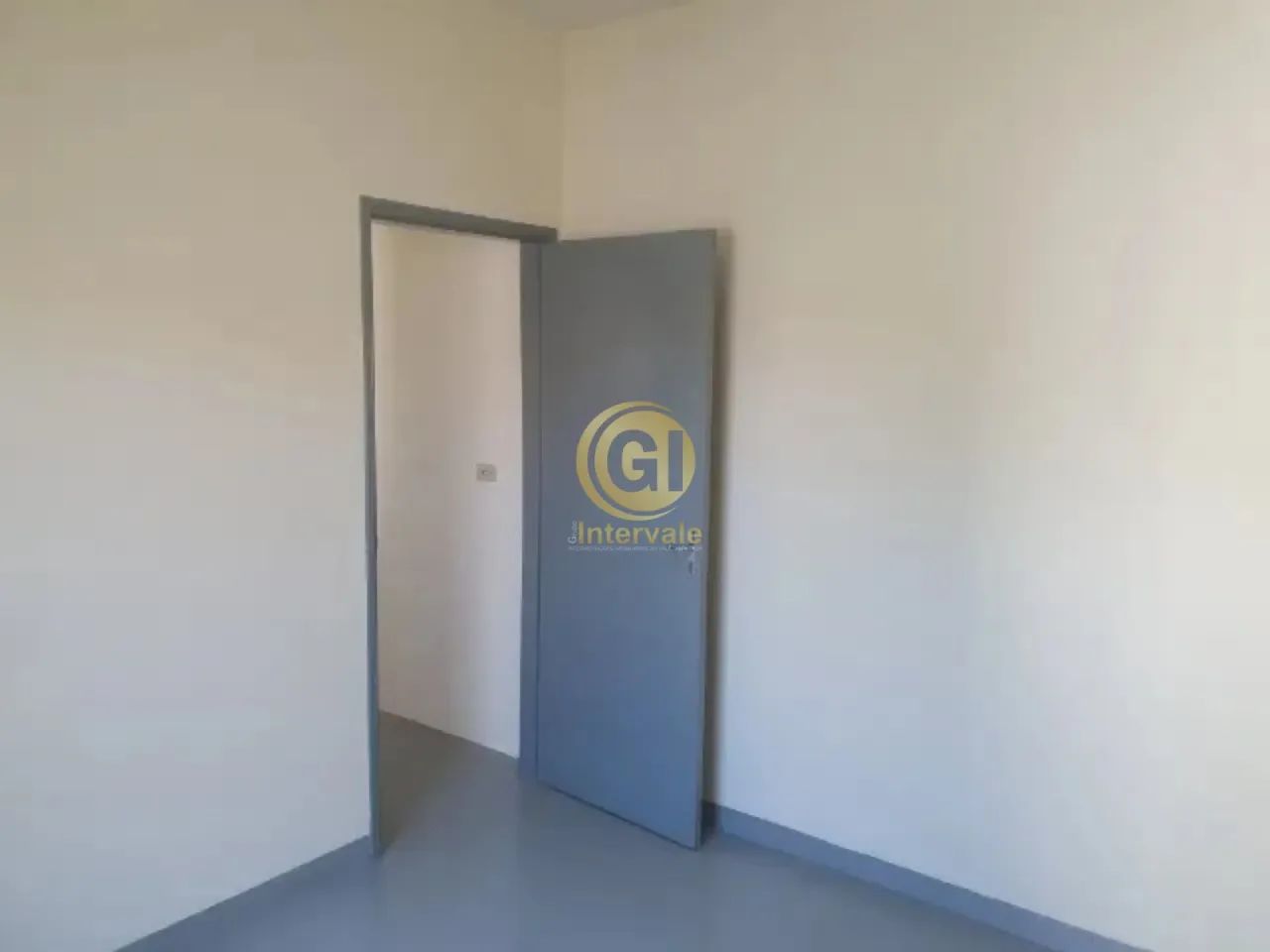 OPORTUNIDADE ÚNICA! IMÓVEL DE 450 M² COM GARAGEM EM JACAREÍ SP - Foto 3