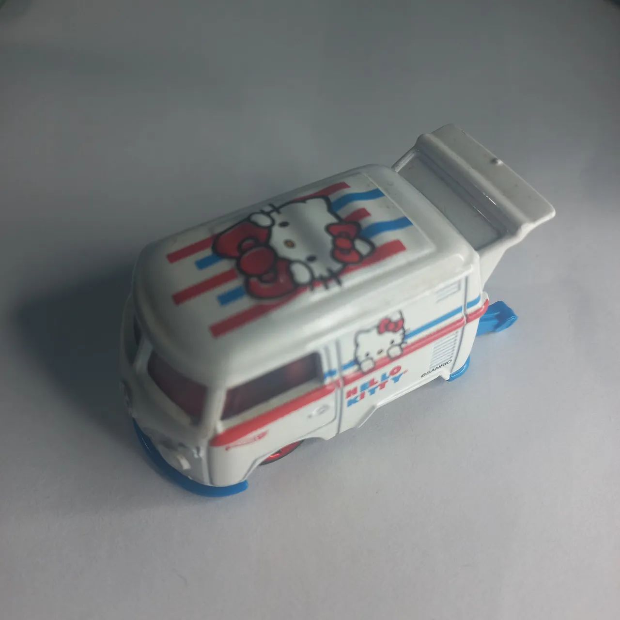 Carrinho Hot Wheels Hello Kitty
