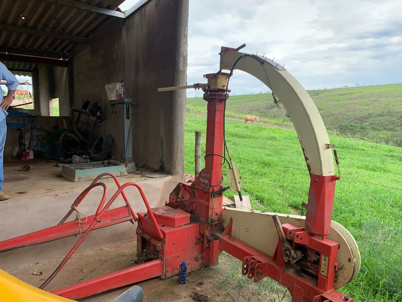 Triturador de Forragem Usado - Excelente Estado