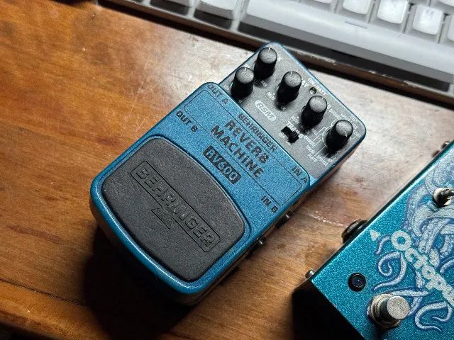 新しいエルメス Machine Reverb RV-600 Behringer Pedal para Reverb de ギター