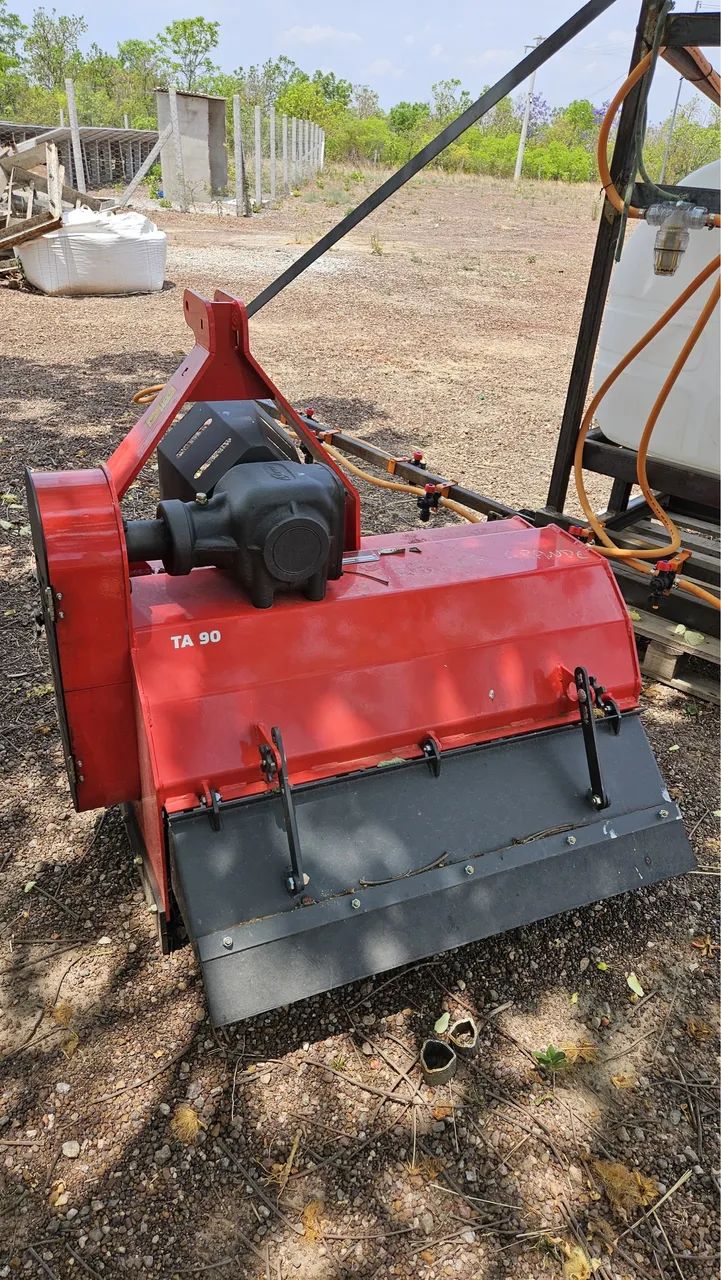 Trincha TA90 - Tratores e máquinas agrícolas - Santa Rosa, Cuiabá  1456718048 | OLX