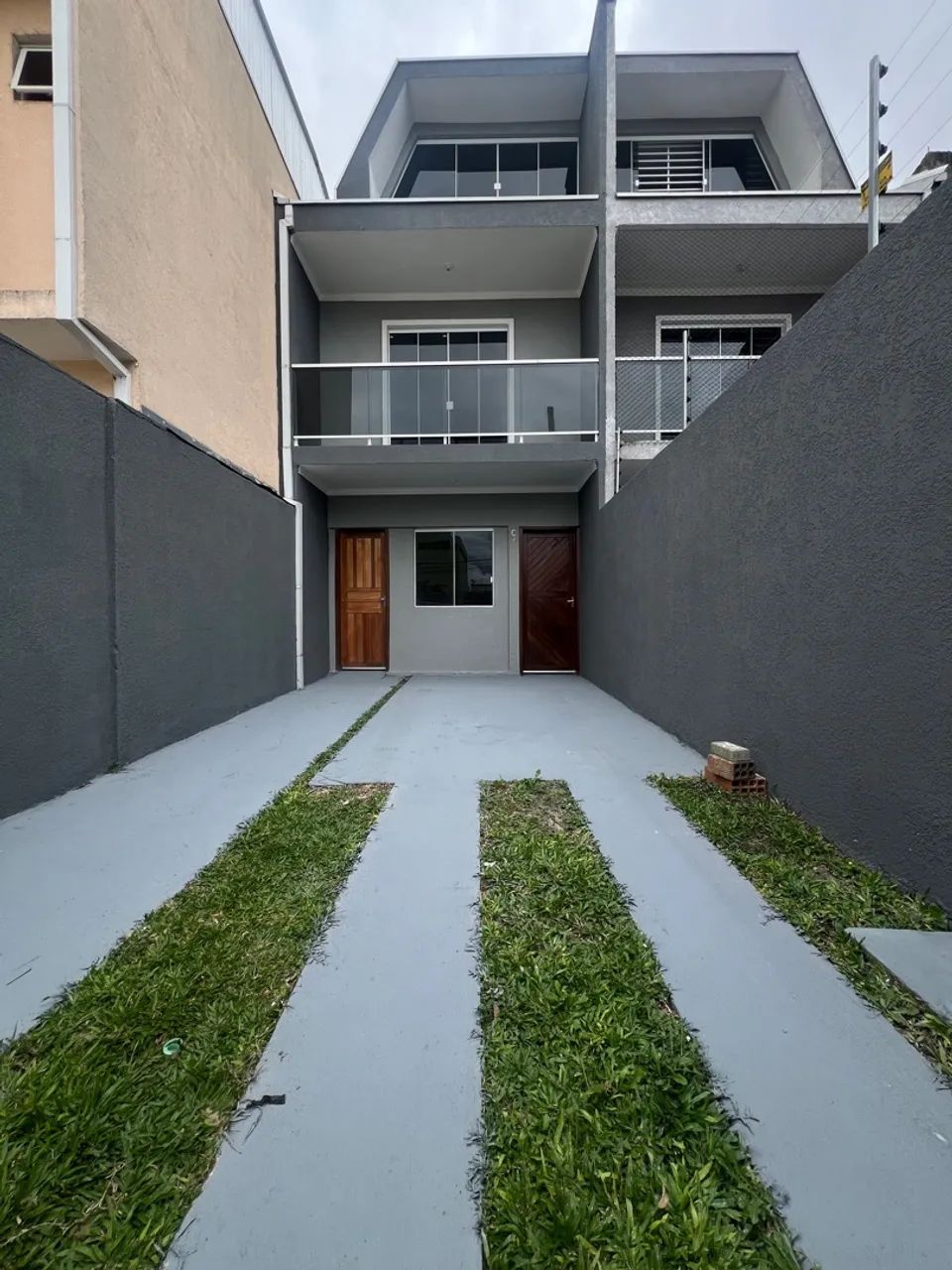 Sobrado, Direto com o proprietario.sítio cercado, bairro novo