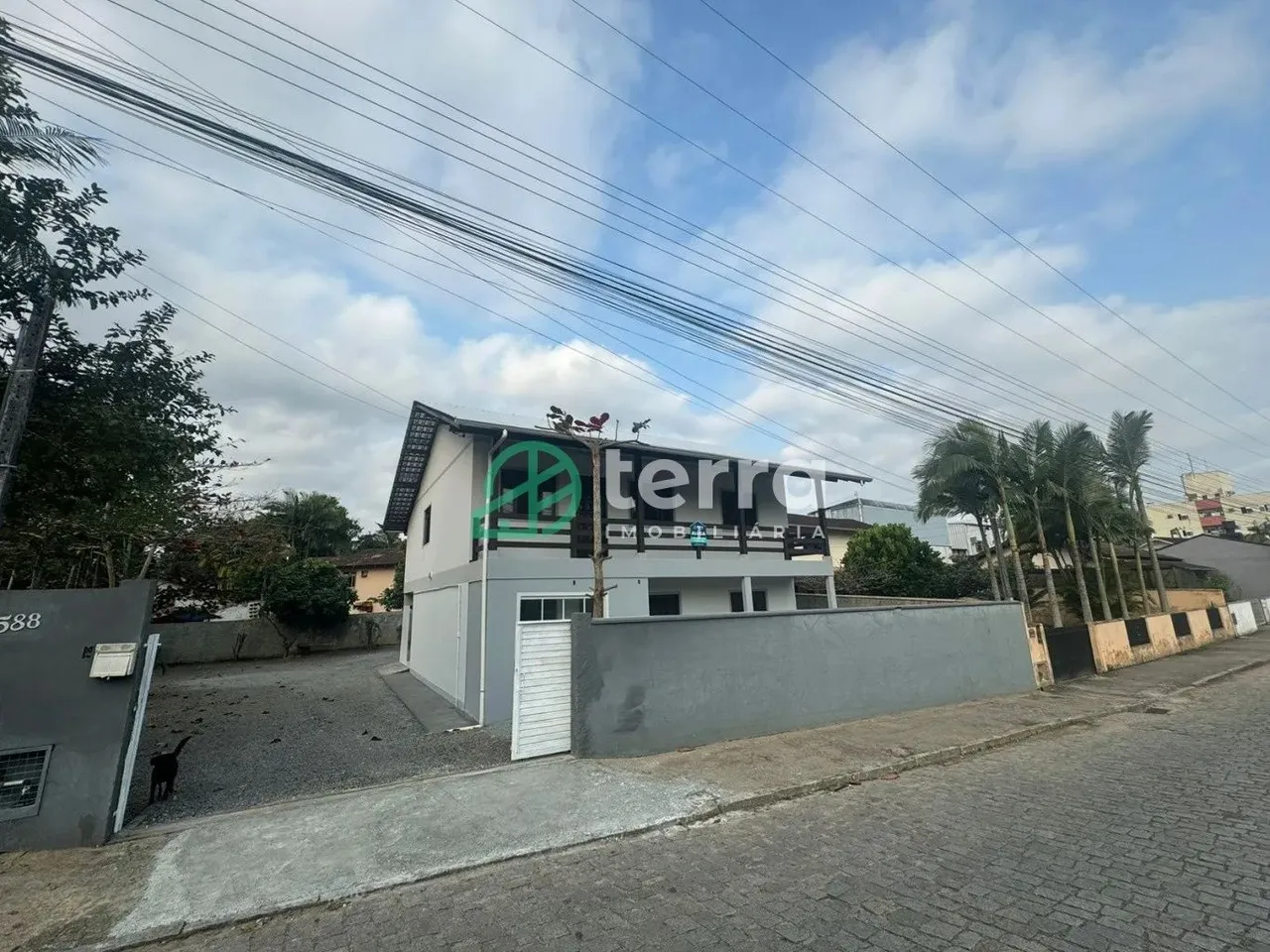 Casa de 02 pavimentos Carijós