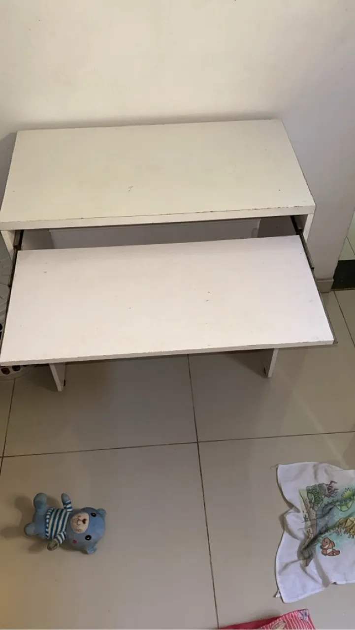 Mesa de Escritório Branca com Gaveta