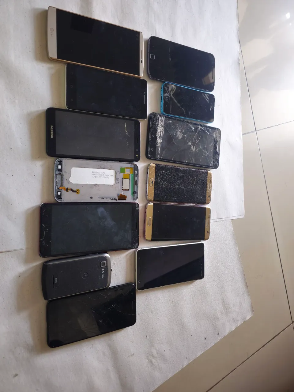 Lote de celular pra manutenção