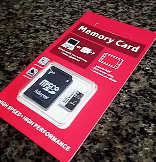 Cartão de memória Micro SD com adaptador