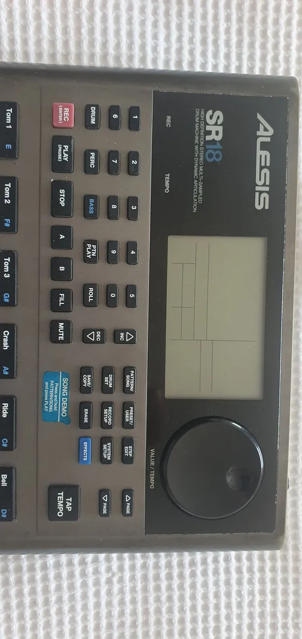 Alesis SR-18 High Definition Drum Machine