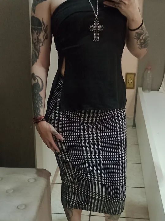 Saia midi xadrez preta e branca, P