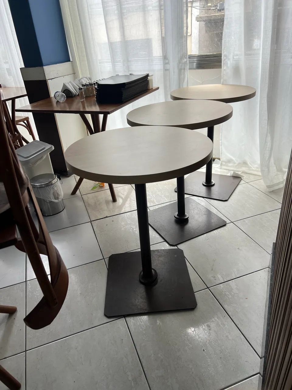 Mesas 64166933361281120