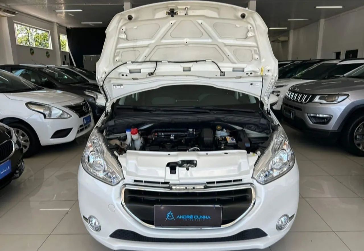 Peugeot 208 novo 40 mil km - Foto 4