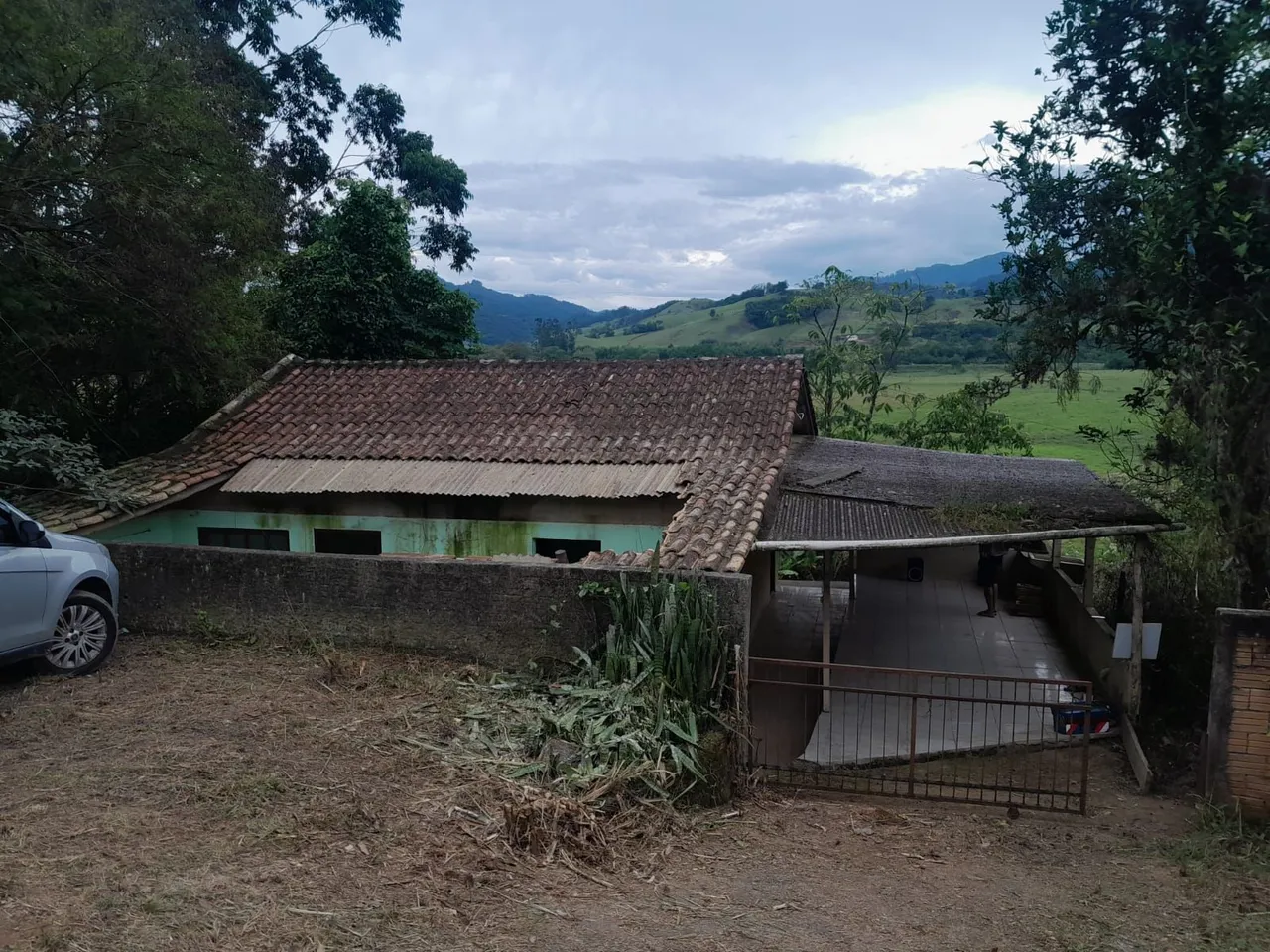 Casa com terreno a venda com vista panorâmica deslumbrante!