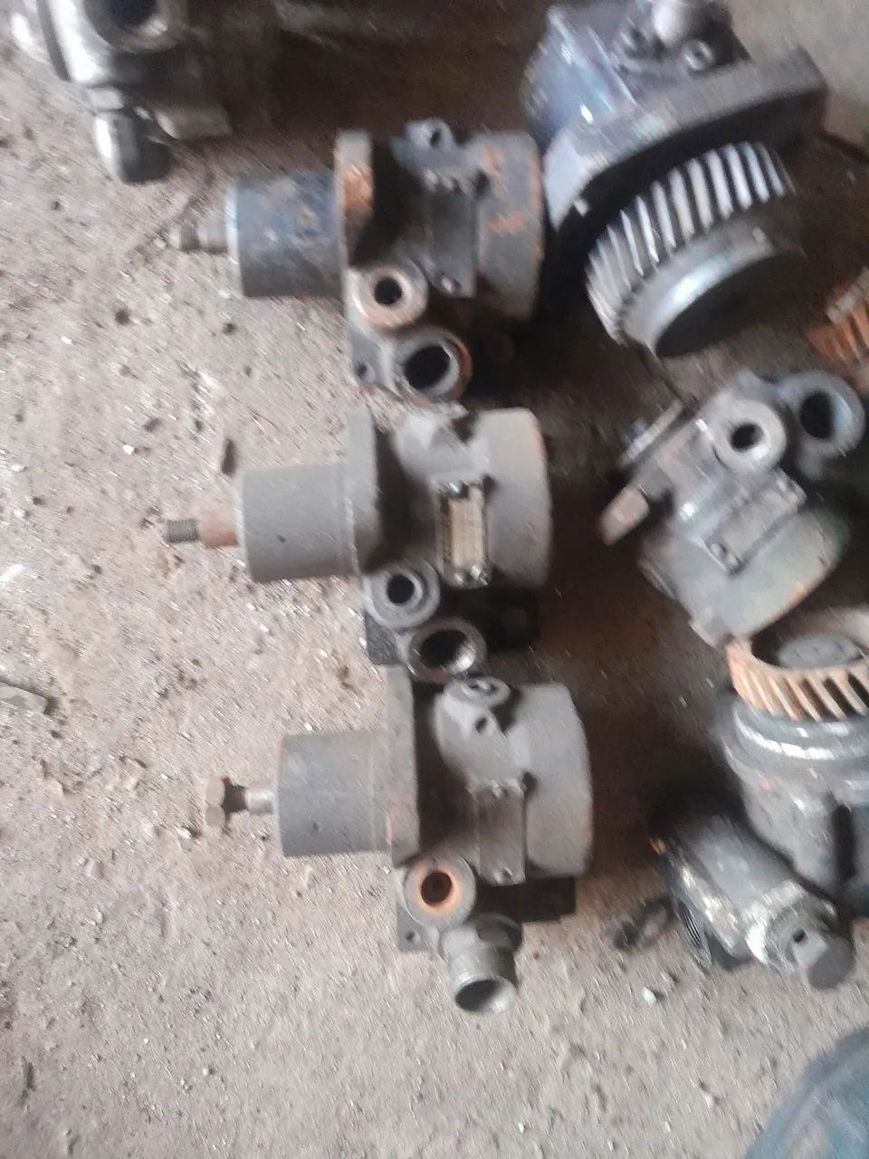 Bombas direção caminhão e caixas - Foto 2