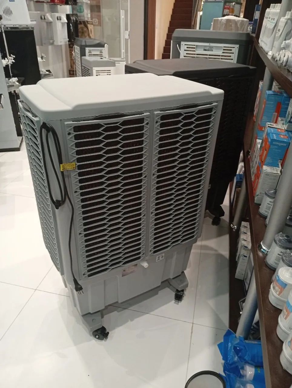 Promoção Climatizador de Ar Poloclima 45 litros com grades de proteção de colmeia  - Foto 5