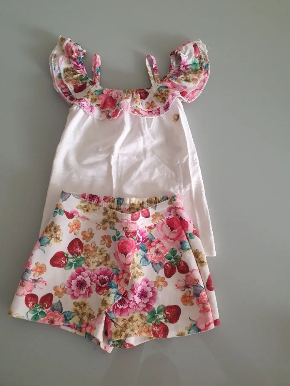 Roupas menina tamanho 4. LINDAS!!!