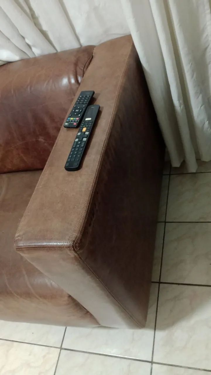 Sofá De Couro - Foto 4