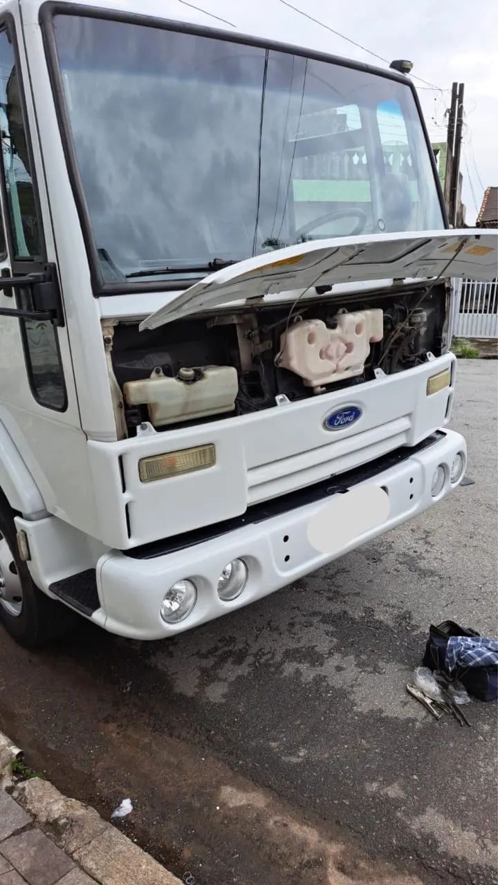 Ford cargo 815 e plataforma de guincho ano 2012.     - Foto 5