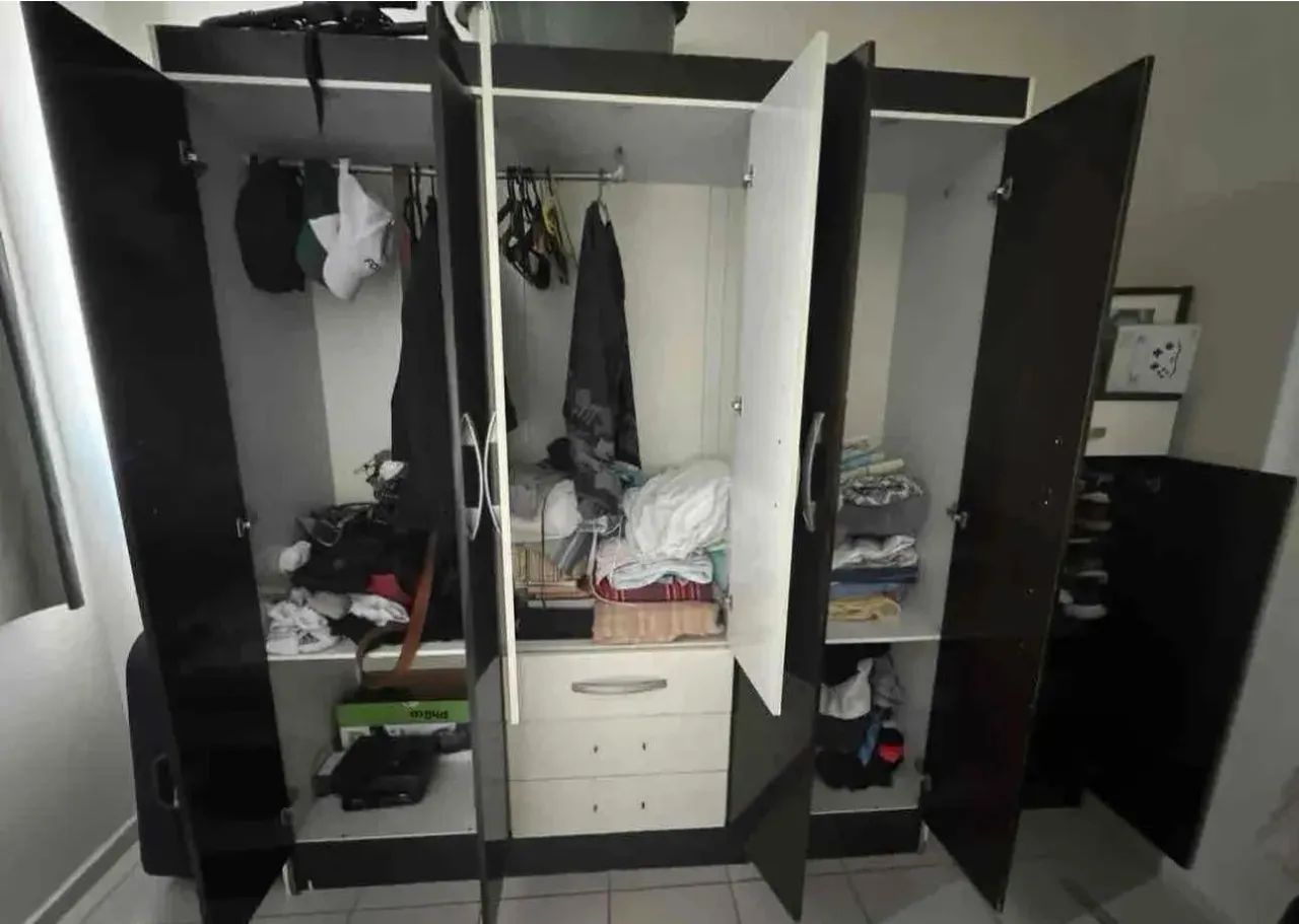 Guarda-Roupas de Casal Preto e Branco - Foto 3