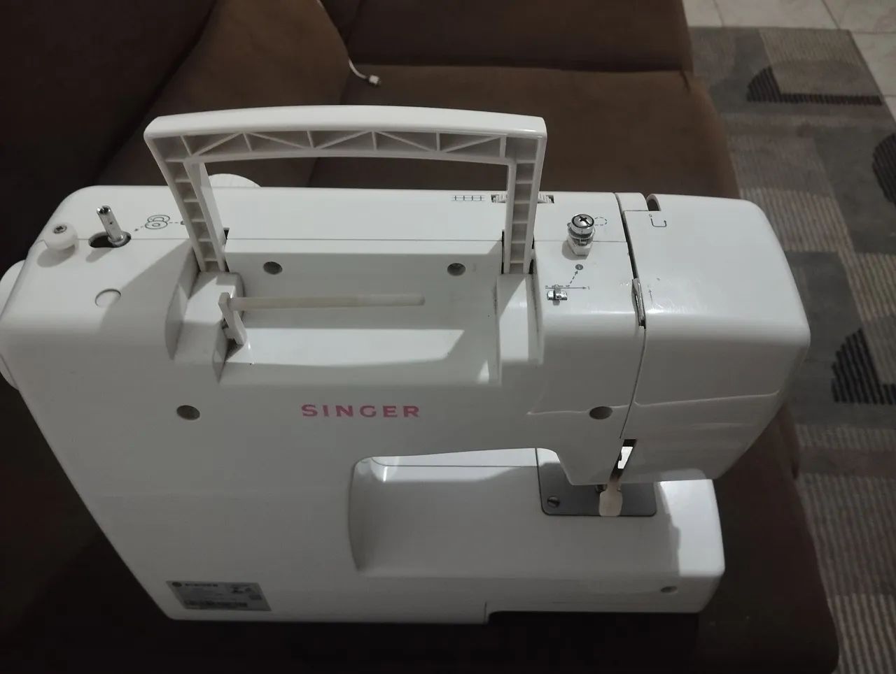 Máquina de Costura Singer - Ótima para Iniciantes