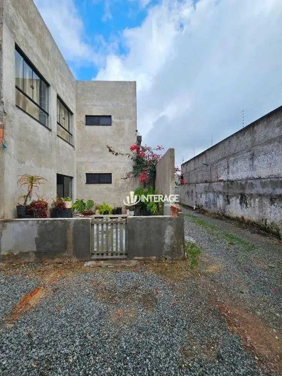 Sobrado com 2 Quartos para alugar, 102 m² por R$ 2.835/mês - Santa Felicidade - Curitiba/P