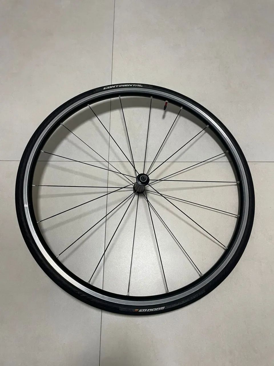 Roda dianteira Syncros Tubeless - Road / Speed