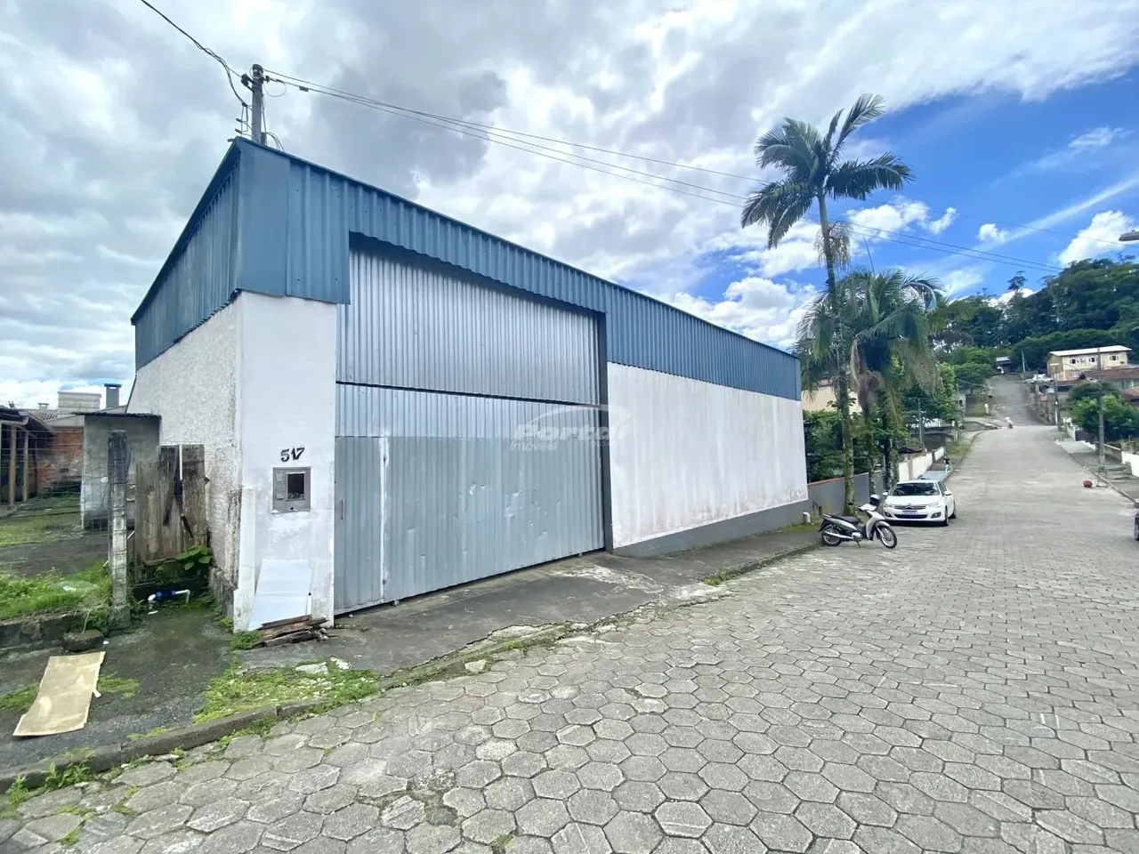 Galpão para locação na Itoupava Central! Excelente galpão com 312 m², possuindo 03 salas p
