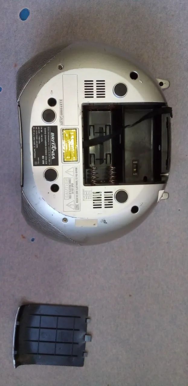 Radio CD Player Britania bs199 com defeito - Foto 3