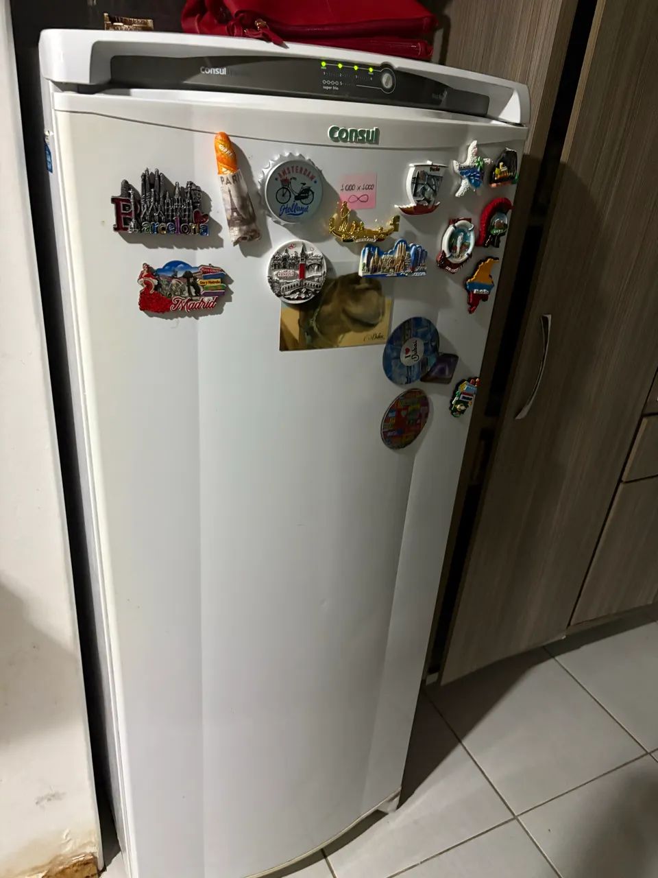 Geladeira Consul Frost Free 300 Litros Branca com Freezer Supercapacidade