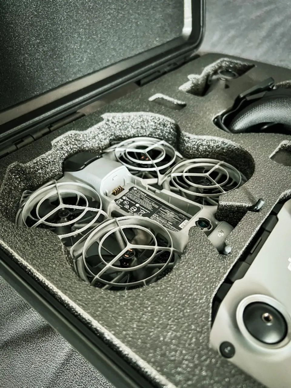 DJI Neo 2 combo Fly More + Kit Motion + Estojo de Transporte - Foto 2