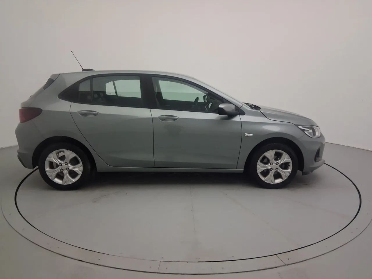 Chevrolet Onix Plus LTZ 1.0 12V TB Flex Aut. 4P, foto 6 de 18