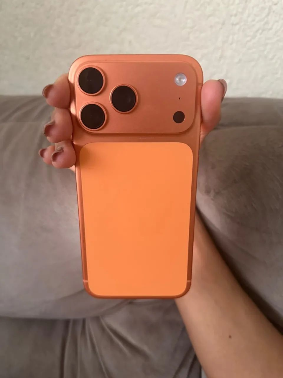 iPhone 17 pro Max laranja- cósmico 