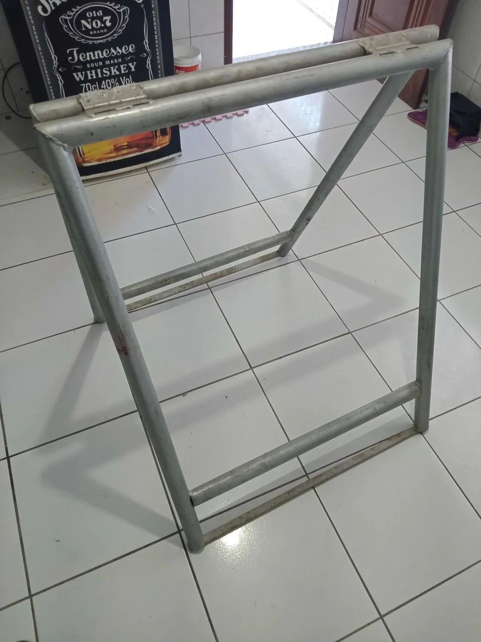 Cavalete de ferro para cartéis  - Foto 2
