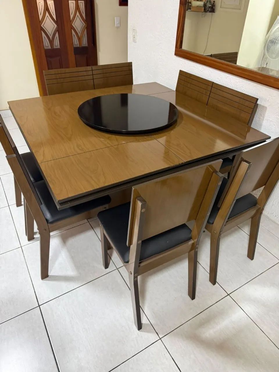 Mesa com centro giratório e cadeiras (8 lugares)  - Foto 2