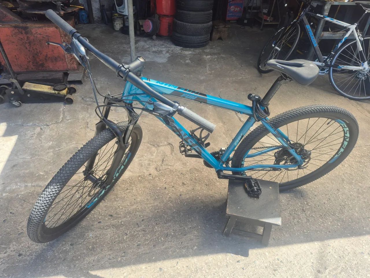 Bicicleta sense revisada semi nova